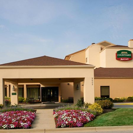 Courtyard By Marriott Indianapolis Airport Hotel Exterior foto