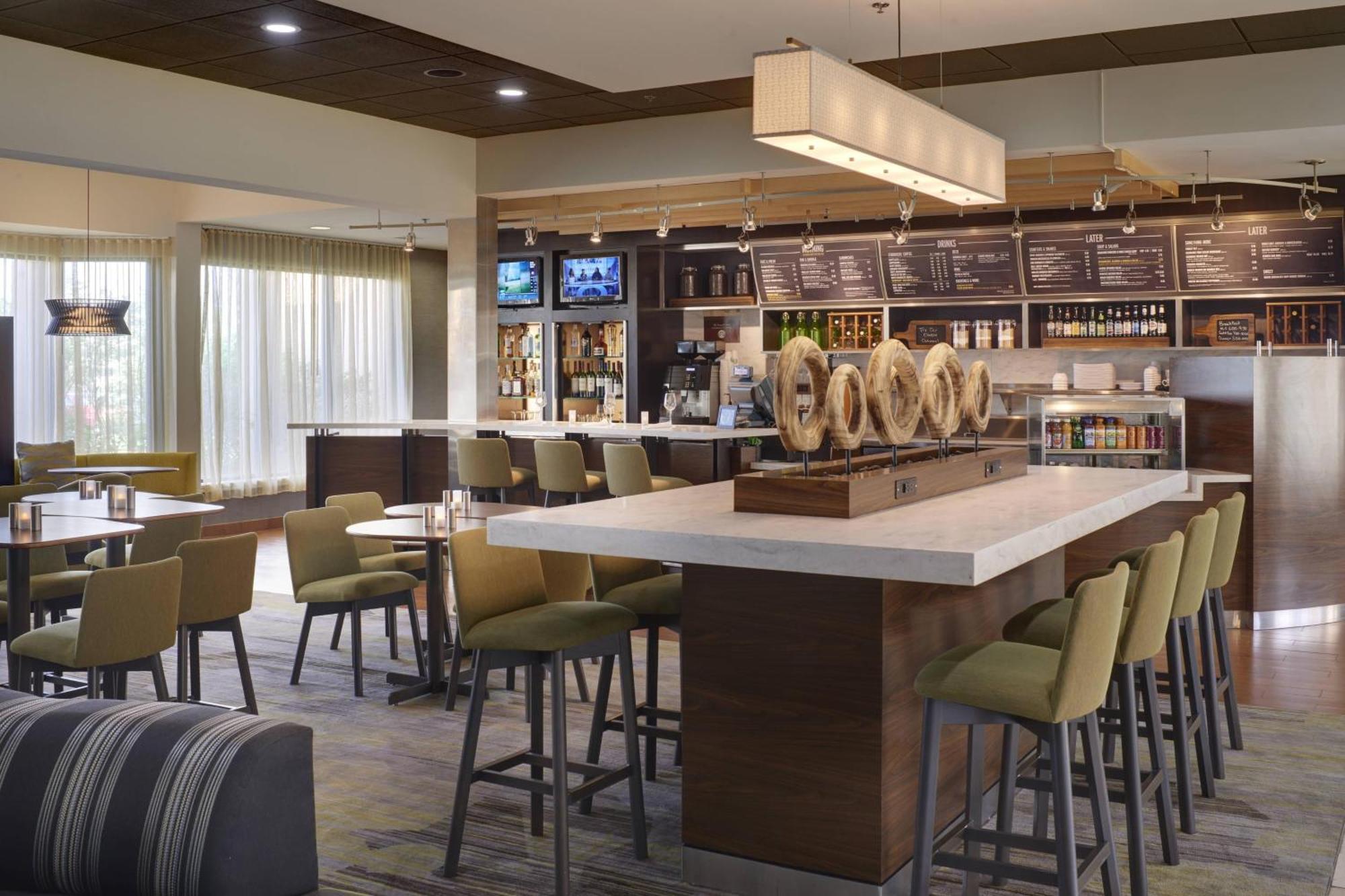 Courtyard By Marriott Indianapolis Airport Hotel Exterior foto
