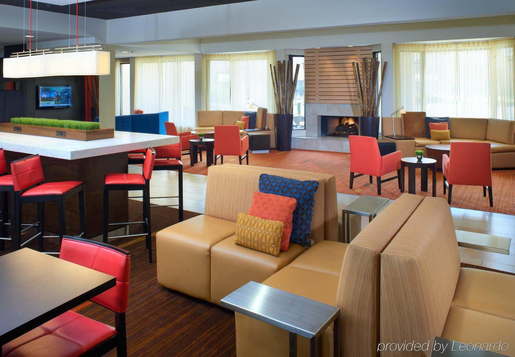 Courtyard By Marriott Indianapolis Airport Hotel Exterior foto